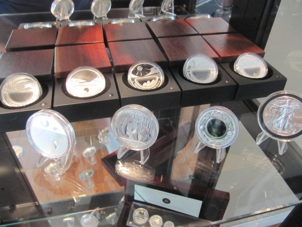 Coins-Storage-And-Display